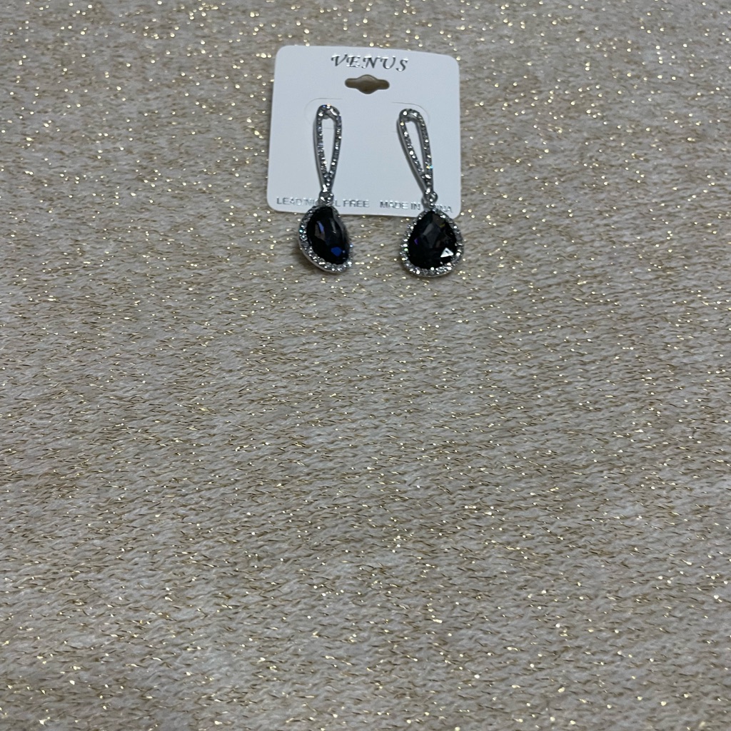 Earrings 15$
